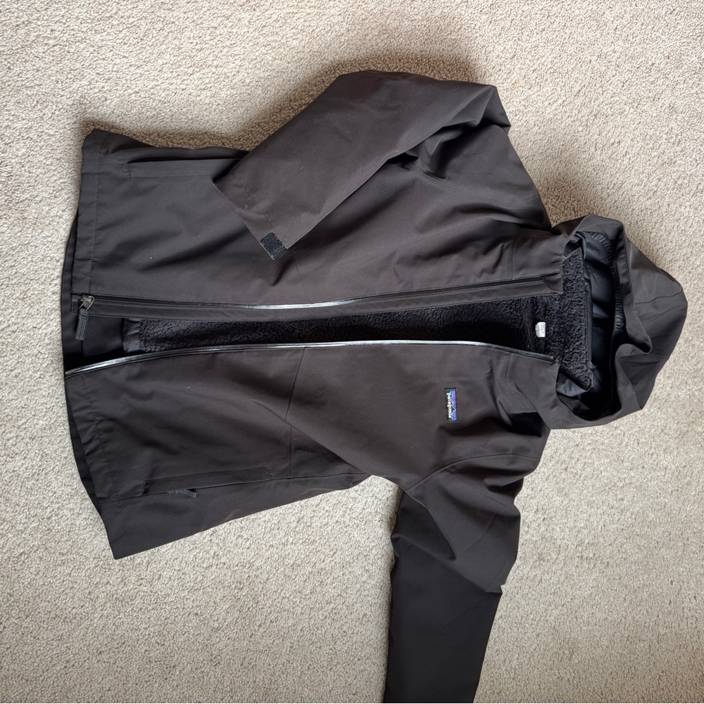Patagonia kids 4 in 1 winter coats (navy and black available)